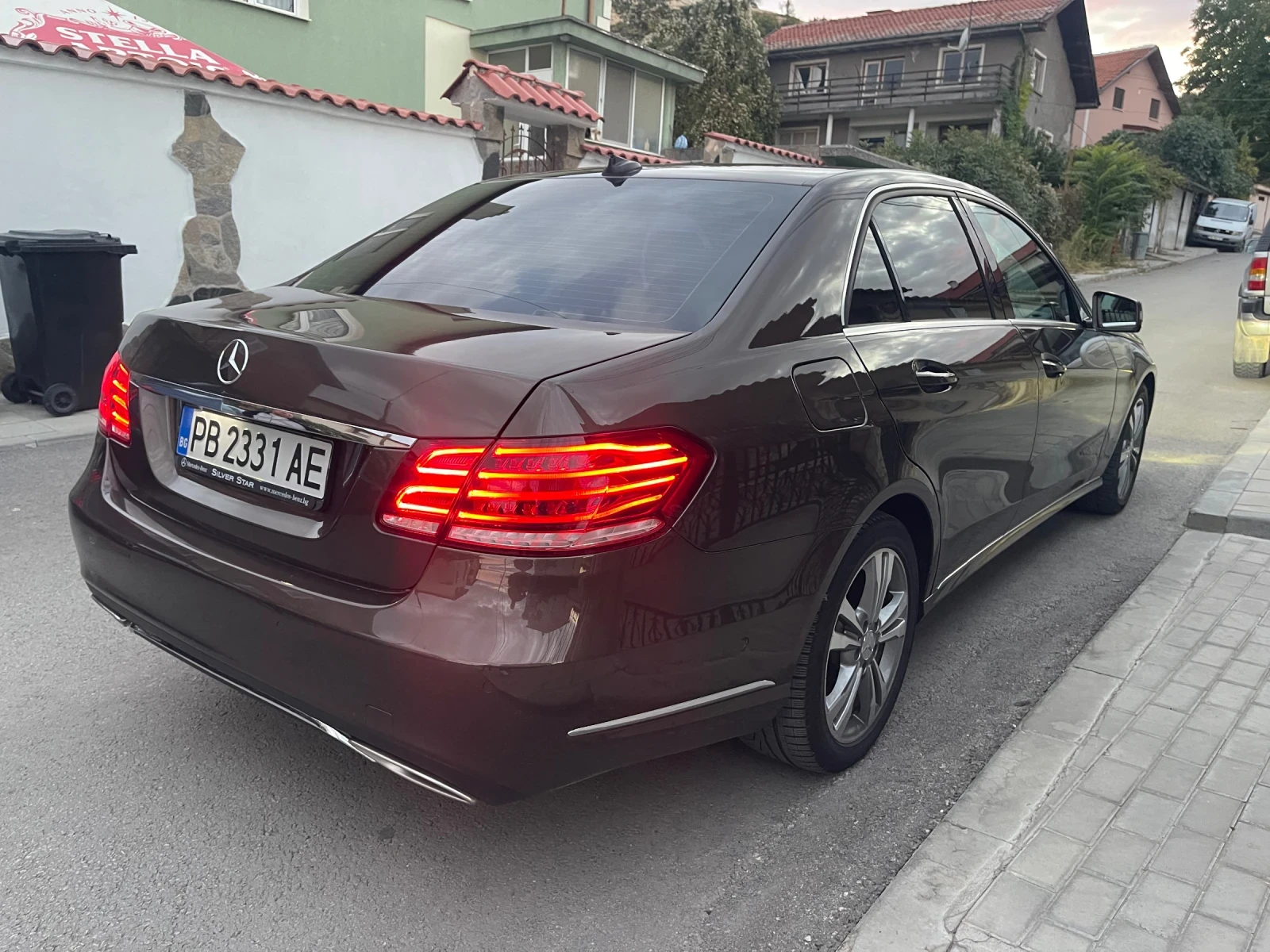 Mercedes-Benz E 220, снимка 9 - Автомобили и джипове - 56318726