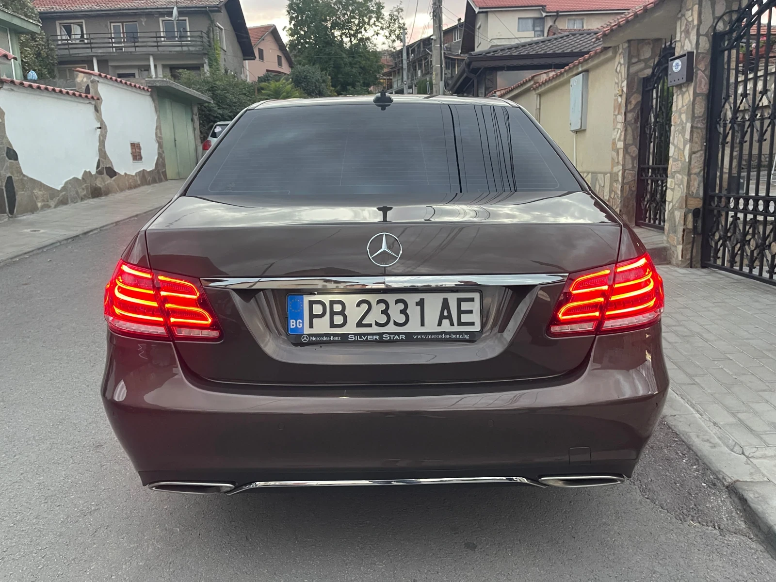 Mercedes-Benz E 220, снимка 7 - Автомобили и джипове - 56318726
