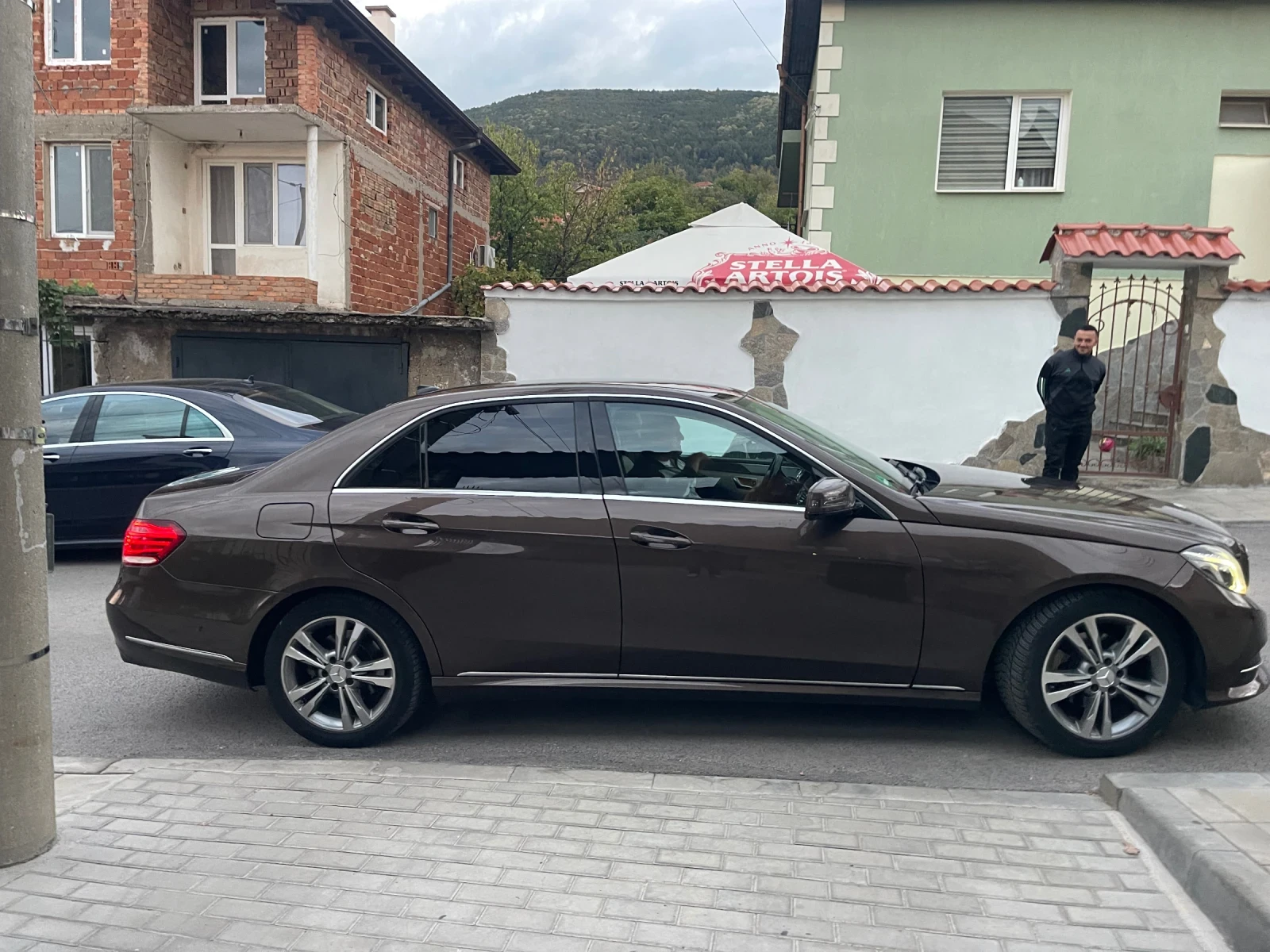 Mercedes-Benz E 220, снимка 10 - Автомобили и джипове - 56318726