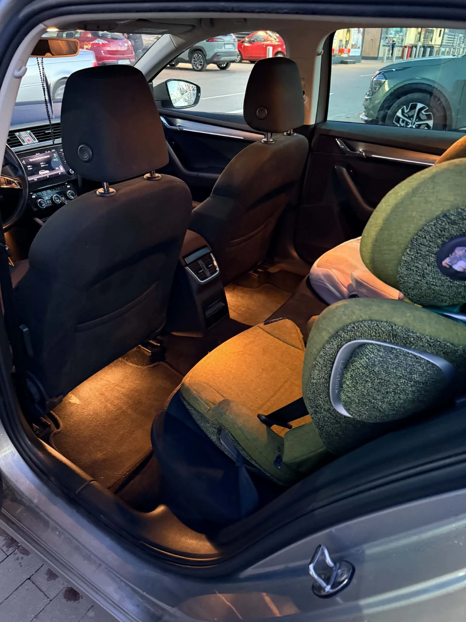 Skoda Octavia, снимка 8 - Автомобили и джипове - 56638095