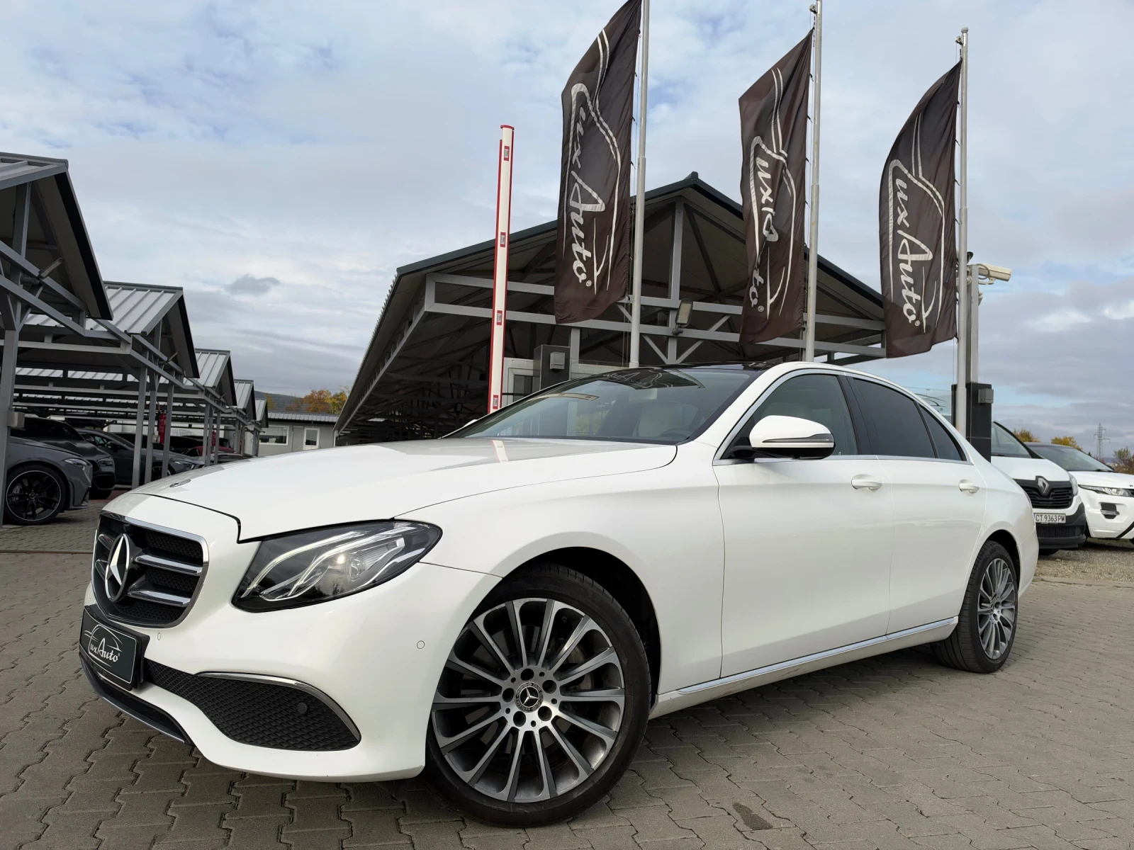 Mercedes-Benz E 220 4MATIC#DESIGNO#PANORAMA#FACE#360* CAMERA
