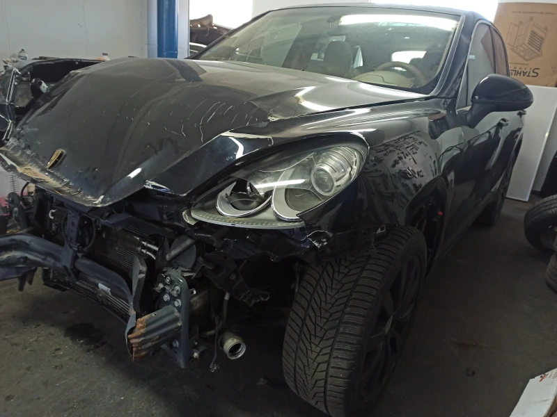 Porsche Cayenne 3.0 TDI Panorama, снимка 2 - Автомобили и джипове - 48093148