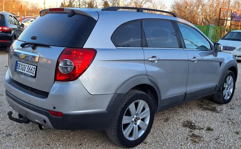 Chevrolet Captiva 2.4i Газ. Инжекцион / КЛИМА, снимка 3 - Автомобили и джипове - 49550084