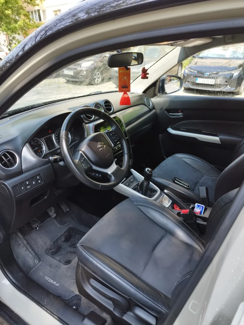 Suzuki Vitara 1.6, снимка 13 - Автомобили и джипове - 52527275
