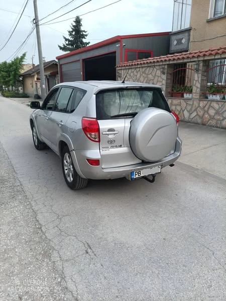 Toyota Rav4, снимка 3 - Автомобили и джипове - 48477192