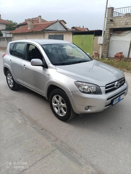 Toyota Rav4, снимка 8 - Автомобили и джипове - 48477192