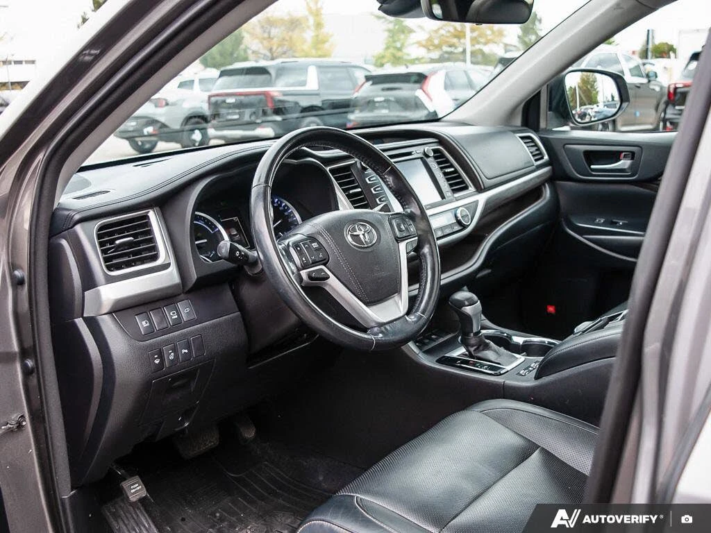 Toyota Highlander HYBRID ОБДУХВАНЕ* KEYLESS* PANO* BLINDSPOT* CAM*  - изображение 9