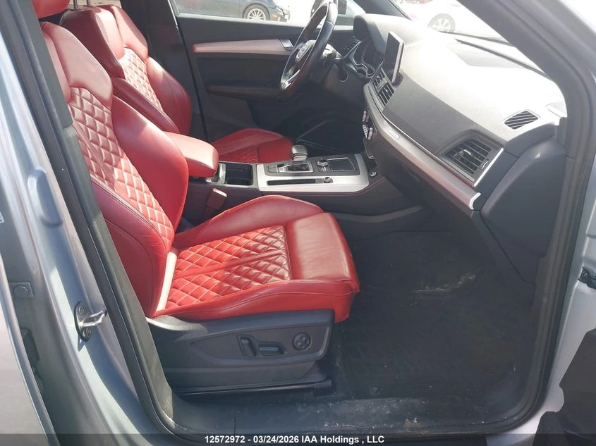 Audi SQ5 Red Interior* Carbon* Bang & Olufsen, снимка 7 - Автомобили и джипове - 54441145