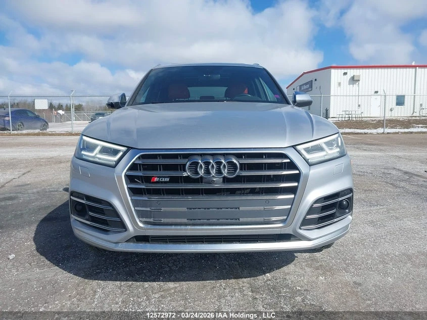 Audi SQ5 Red Interior* Carbon* Bang & Olufsen, снимка 2 - Автомобили и джипове - 54441145