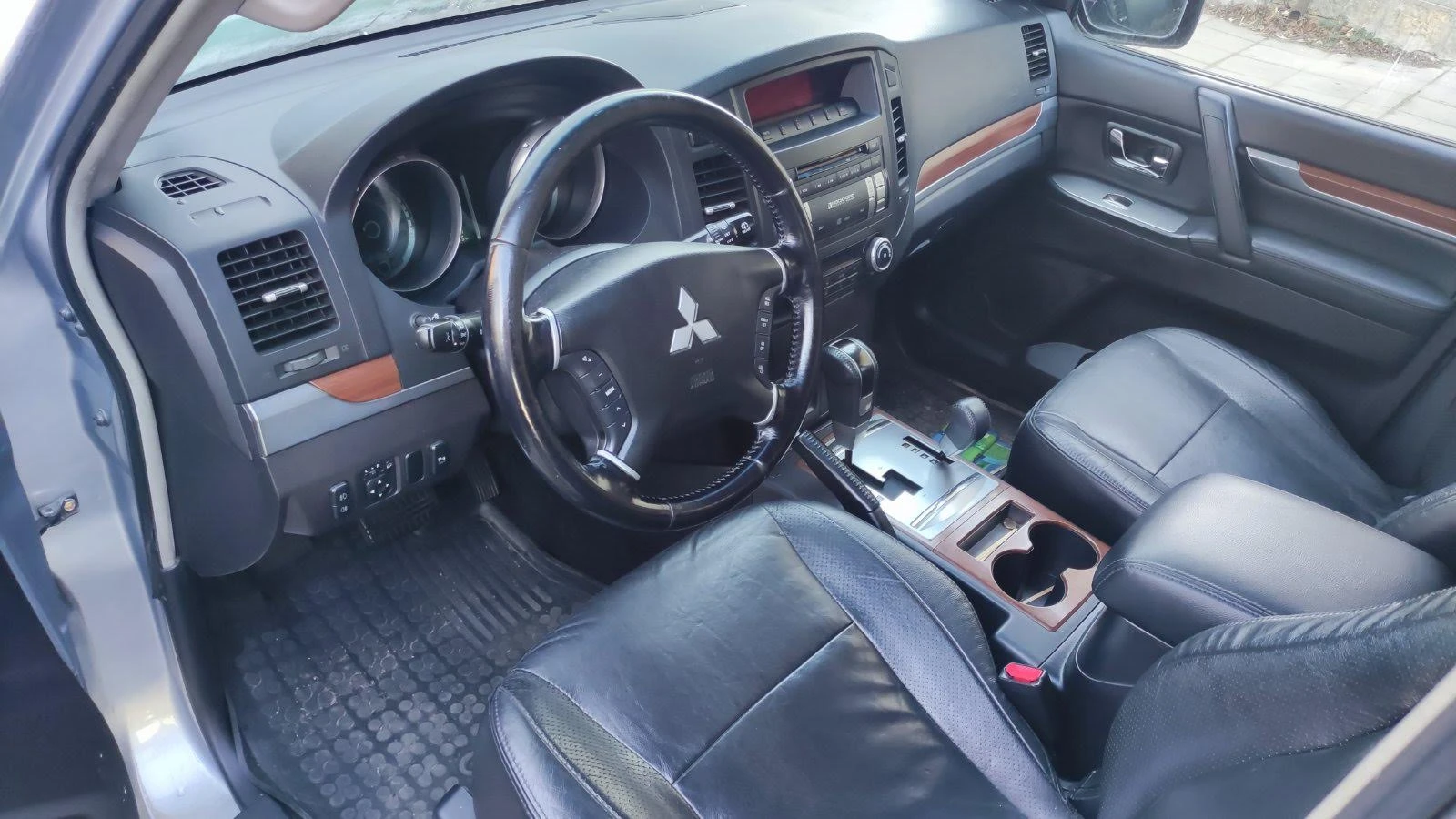 Mitsubishi Pajero 3.2 DID, снимка 3 - Автомобили и джипове - 54878905