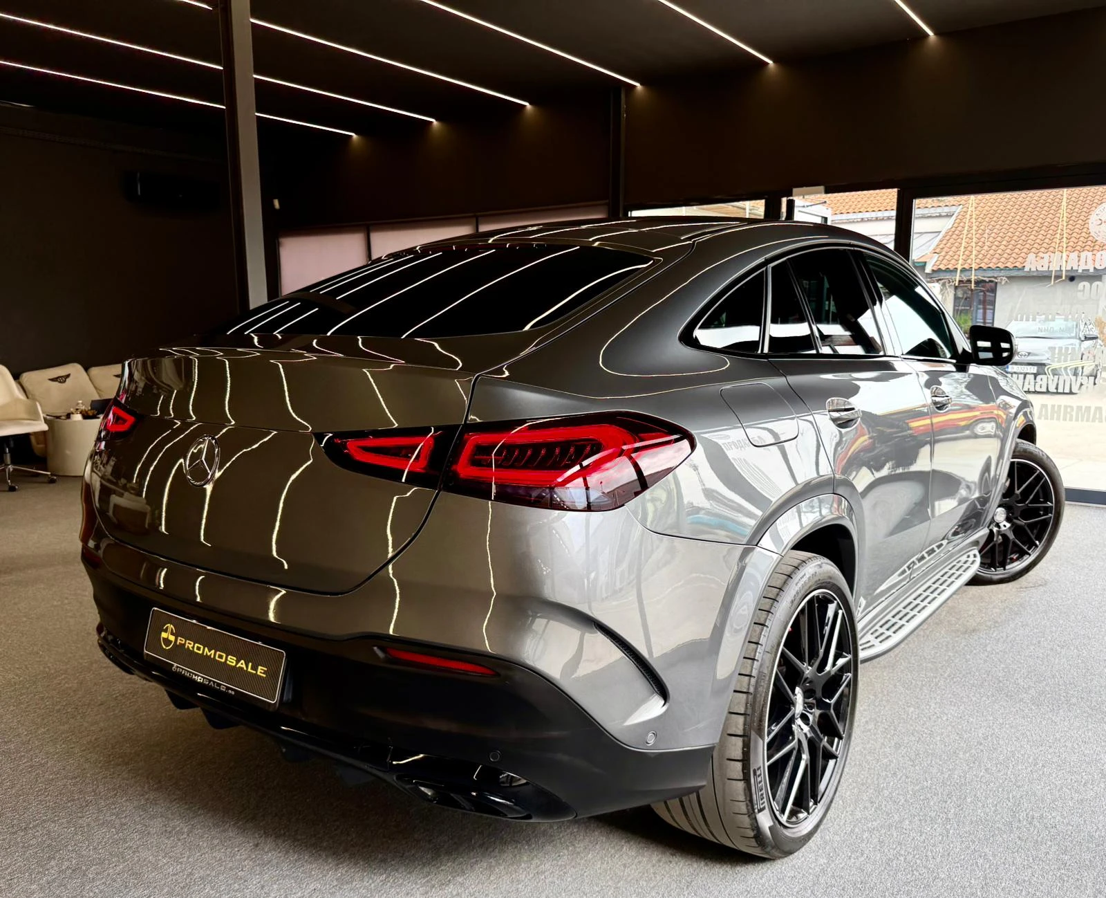 Mercedes-Benz GLE 400 Coupe AMG 4Matic+ * HeadUp* Лизинг* Burm* Pano, снимка 6 - Автомобили и джипове - 54884093