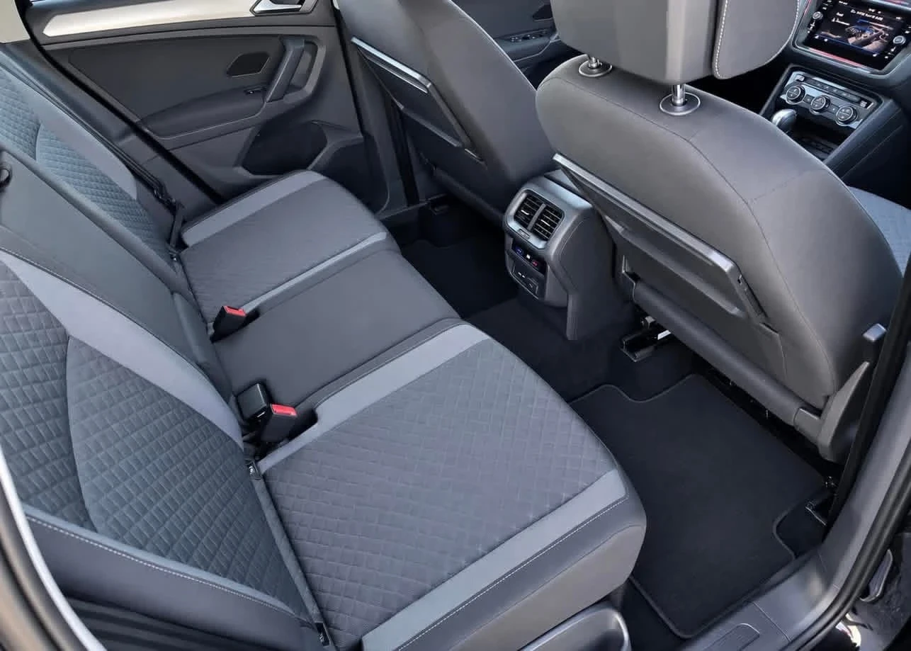 VW Tiguan 2.0TDI | R-Line| 4Motion | ЛИЗИНГ | БАРТЕР, снимка 16 - Автомобили и джипове - 55949751