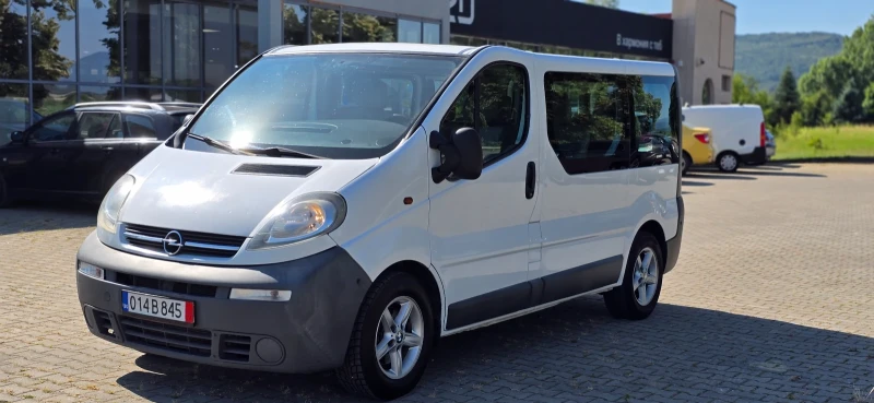 Opel Vivaro 2.5DCi 8 места, снимка 3 - Бусове и автобуси - 50768484