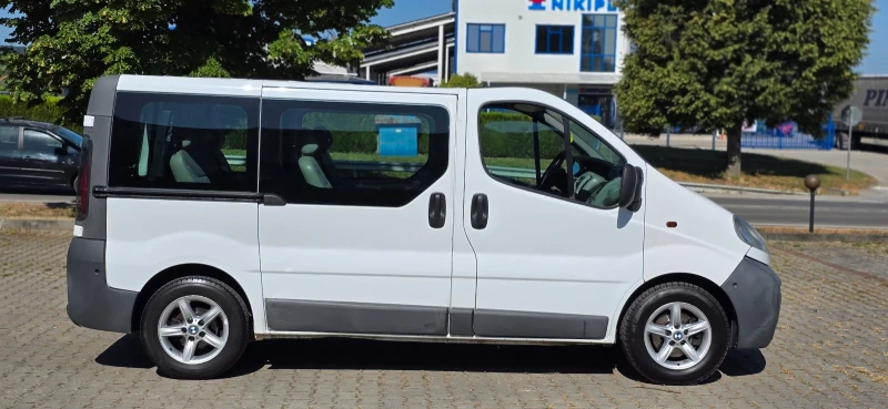 Opel Vivaro 2.5DCi 8 места, снимка 8 - Бусове и автобуси - 50768484