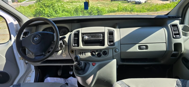 Opel Vivaro 2.5DCi 8 места, снимка 10 - Бусове и автобуси - 50768484