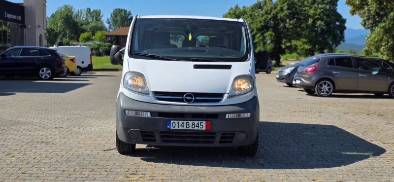 Opel Vivaro 2.5DCi 8 места
