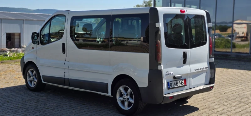 Opel Vivaro 2.5DCi 8 места, снимка 5 - Бусове и автобуси - 50768484