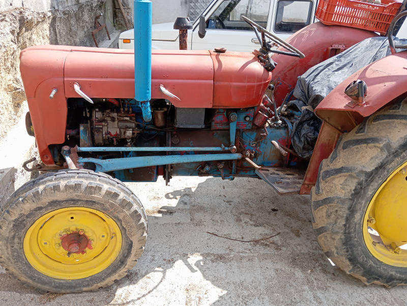 Трактор Ford, снимка 1 - Селскостопанска техника - 46426165