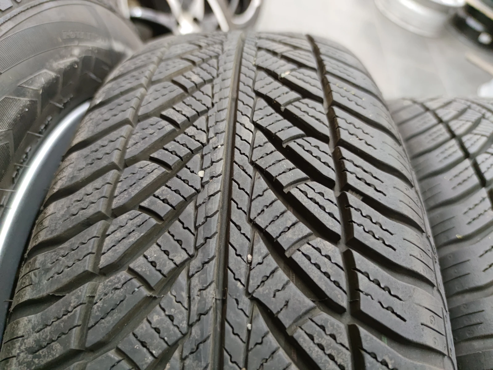   205/65R16  BMW X1 | Mobile.bg   14