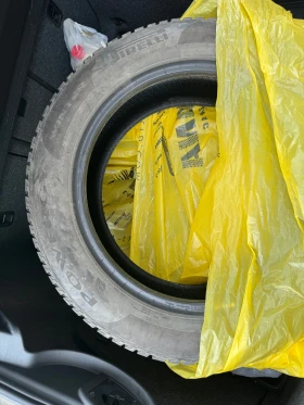 Гуми Зимни 235/55R18, снимка 2 - Гуми и джанти - 52409447
