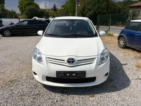 ������ Toyota Auris