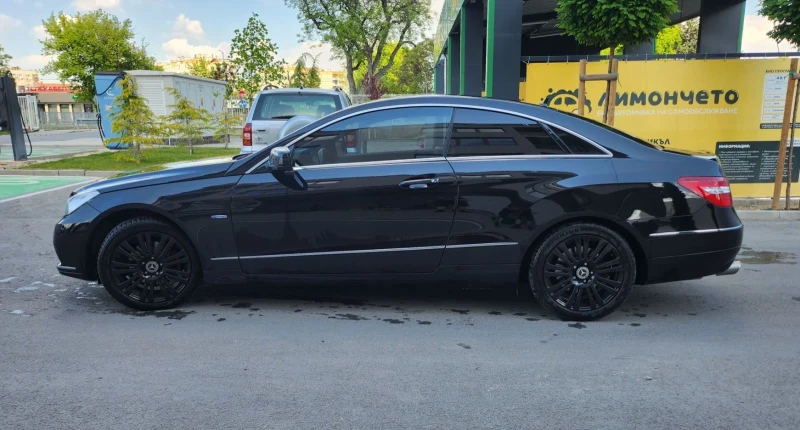 Mercedes-Benz E 250, снимка 12 - Автомобили и джипове - 51865460