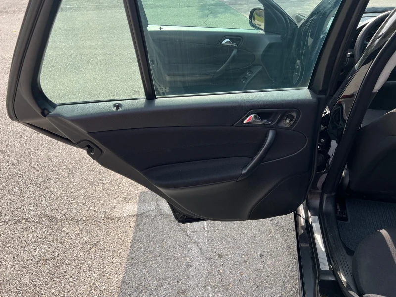 Mercedes-Benz C 220 CDI, снимка 12 - Автомобили и джипове - 52072662