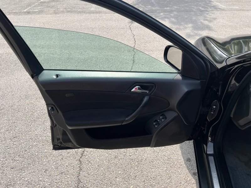 Mercedes-Benz C 220 CDI, снимка 10 - Автомобили и джипове - 52072662