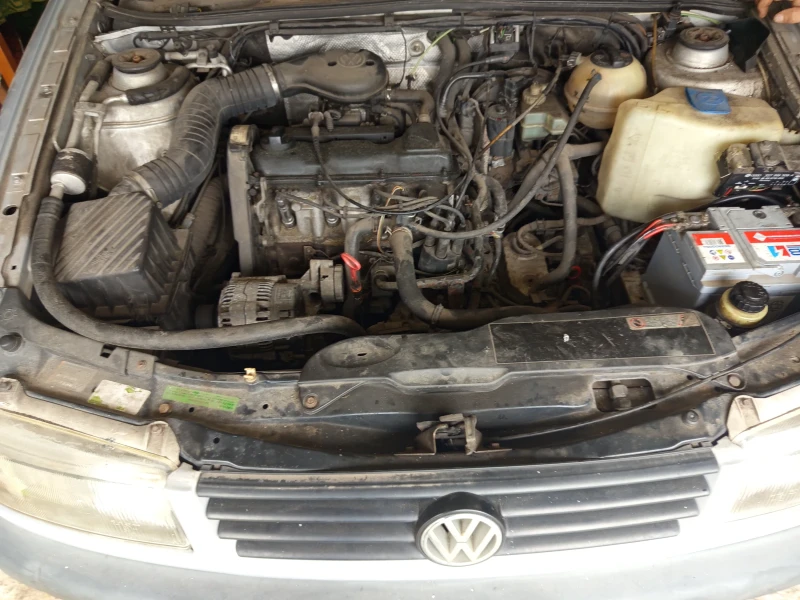 VW Passat 1.8i, снимка 10 - Автомобили и джипове - 52494289