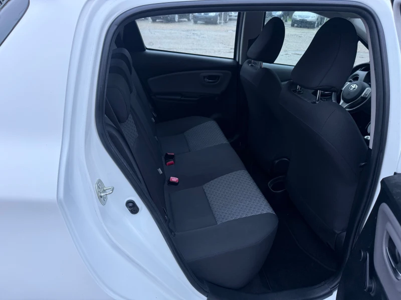 Toyota Yaris 1.4 D4D, снимка 13 - Автомобили и джипове - 52565263