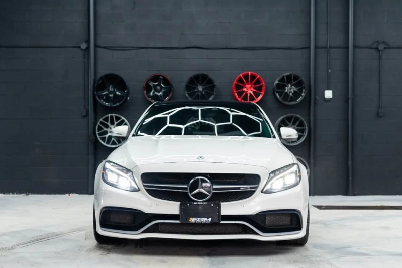 Mercedes-Benz C 63 AMG CARFAX* АВТОФИНАНСИРАНЕ БЕЗ ПЪРВОНАЧАЛНА ВНОСКА, снимка 4 - Автомобили и джипове - 52846612