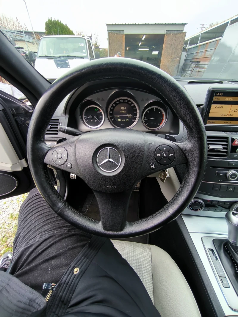 Mercedes-Benz C 220, снимка 11 - Автомобили и джипове - 53066509