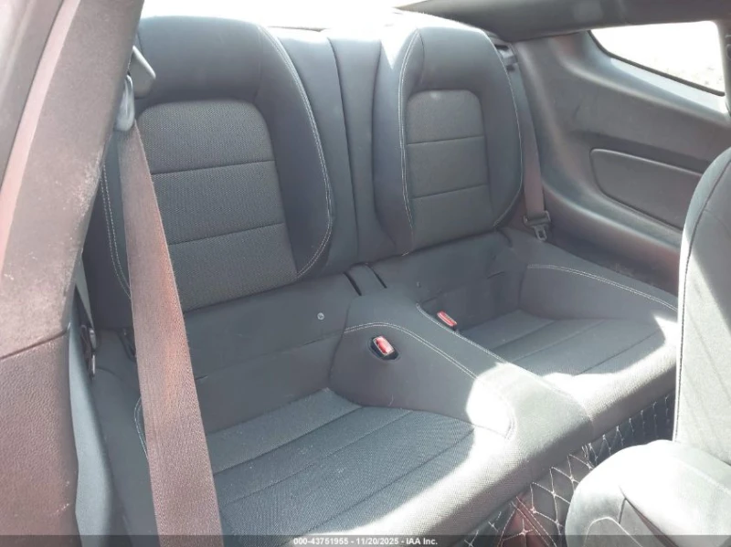 Ford Mustang 3.7l V6, снимка 8 - Автомобили и джипове - 53600495