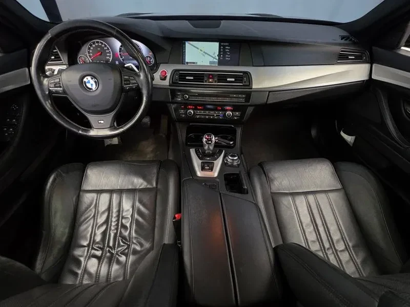 BMW M5 Sedan, снимка 7 - Автомобили и джипове - 55110716