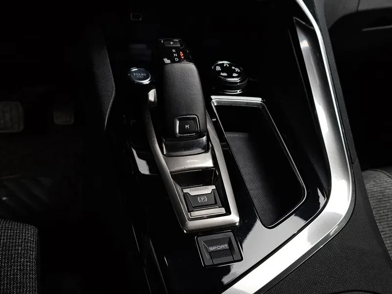Peugeot 3008 1.5 Bluehdi Allure, снимка 9 - Автомобили и джипове - 55830868