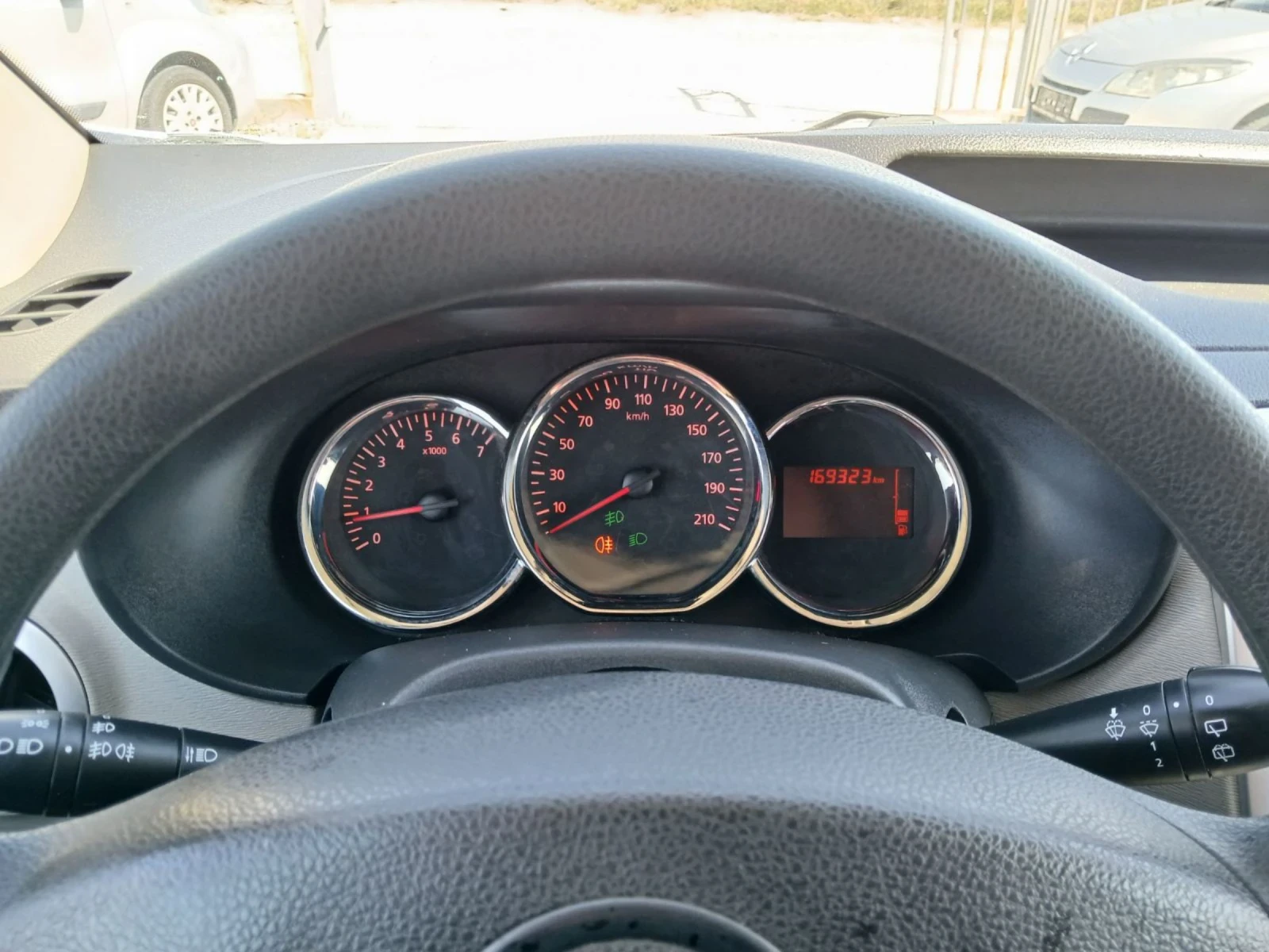 Dacia Dokker Нави, клима, 5 врати, 90кс - изображение 10