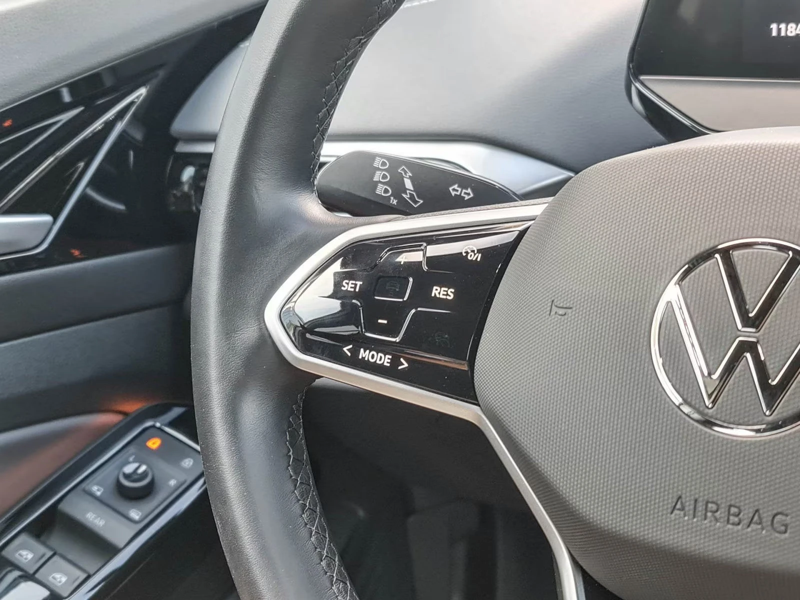 VW ID.4 PURE/170HP/PERFORMANCE/IQ.LIGHT/CAM/ACC/NAVI/954f - изображение 5