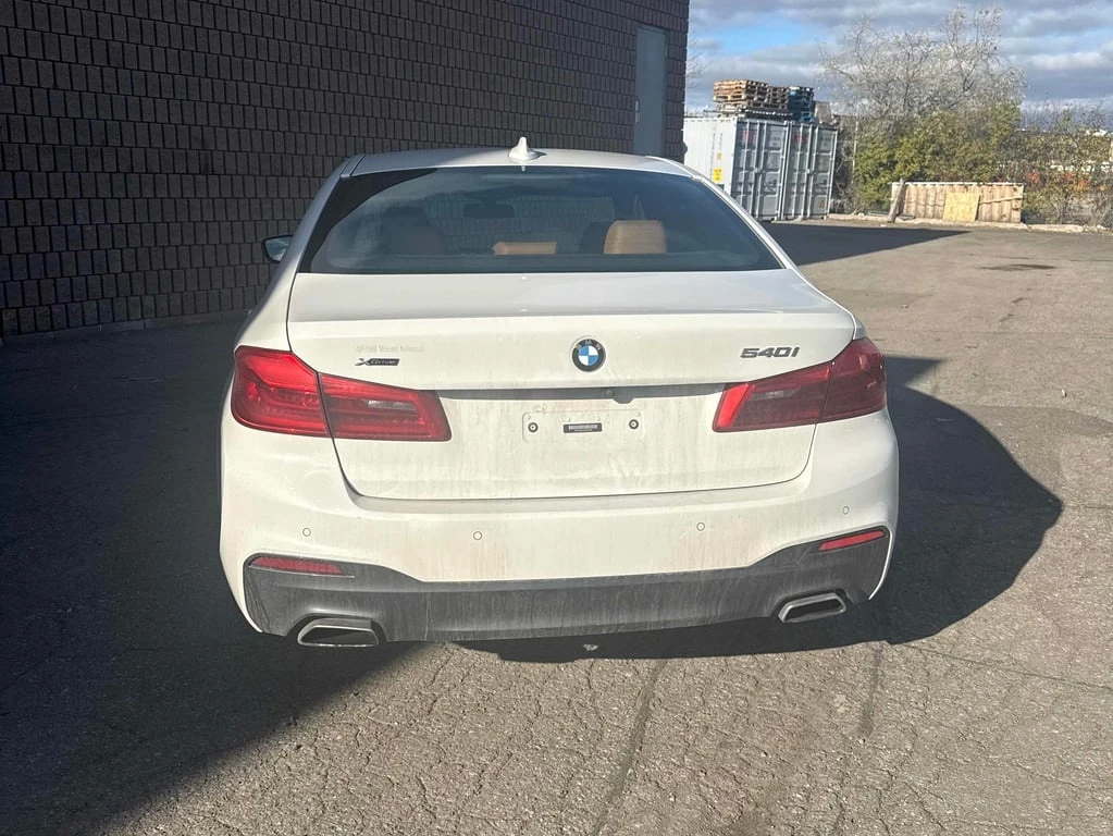 BMW 540 * xDrive * CARFAX * БЕЗ ПЪРВОНАЧАЛНА ВНОСКА - изображение 4