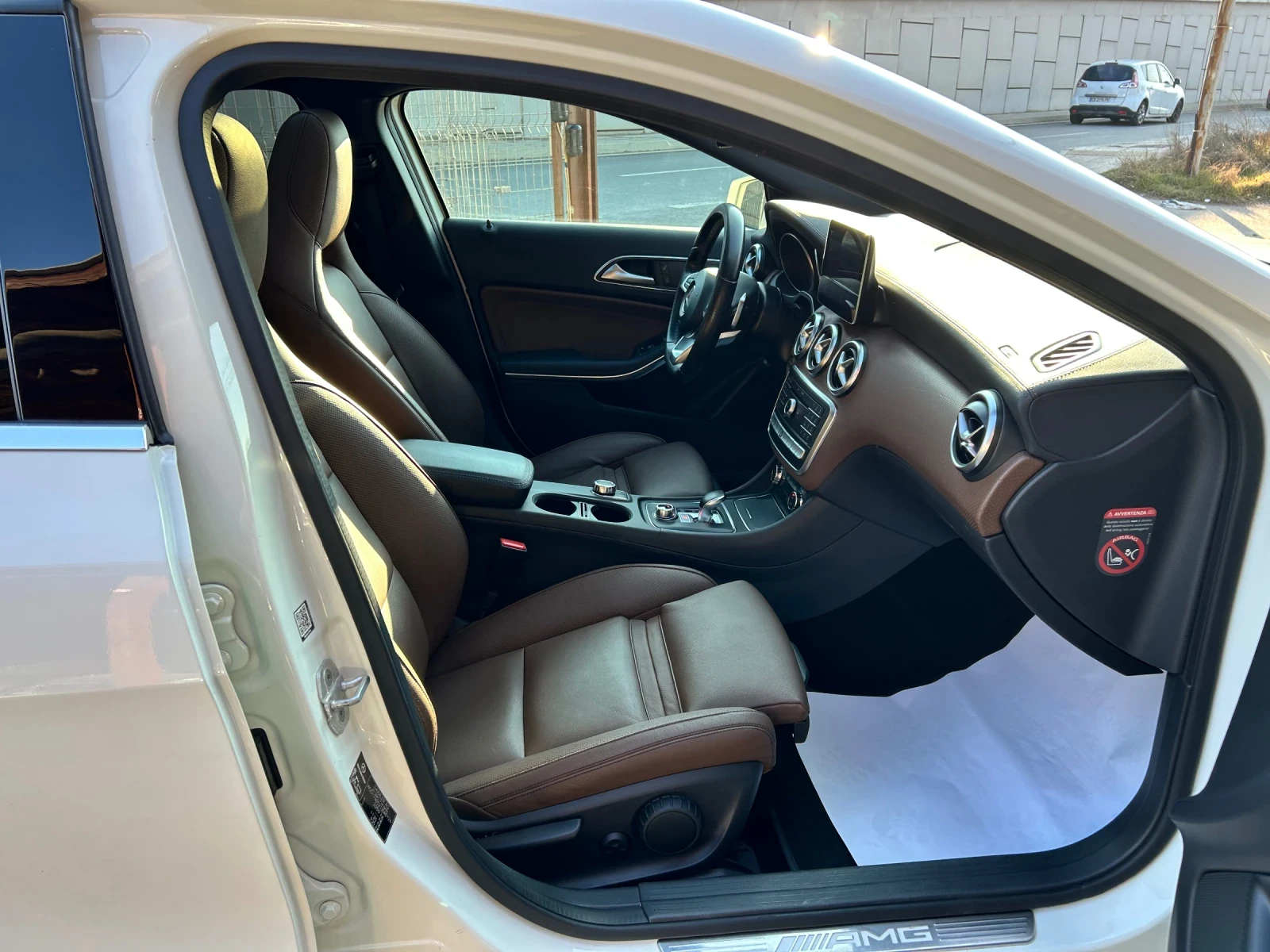 Mercedes-Benz A45 AMG 4MATIC 381кс, снимка 15 - Автомобили и джипове - 53845222