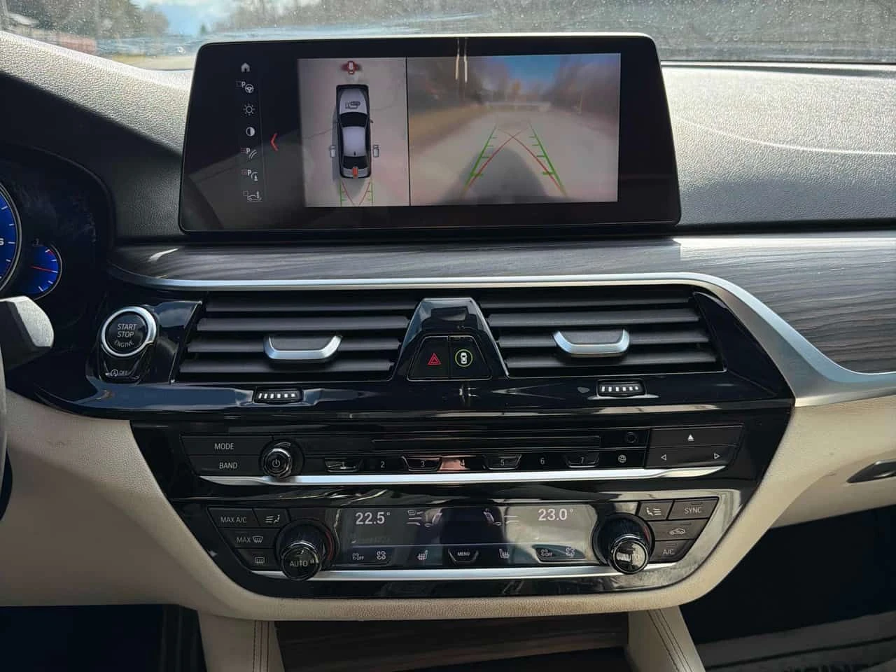 BMW 530 * xDrive * М ПАКЕТ * 360 * H/K * ПОДГРЕВ * CARPLAY, снимка 12 - Автомобили и джипове - 53977502
