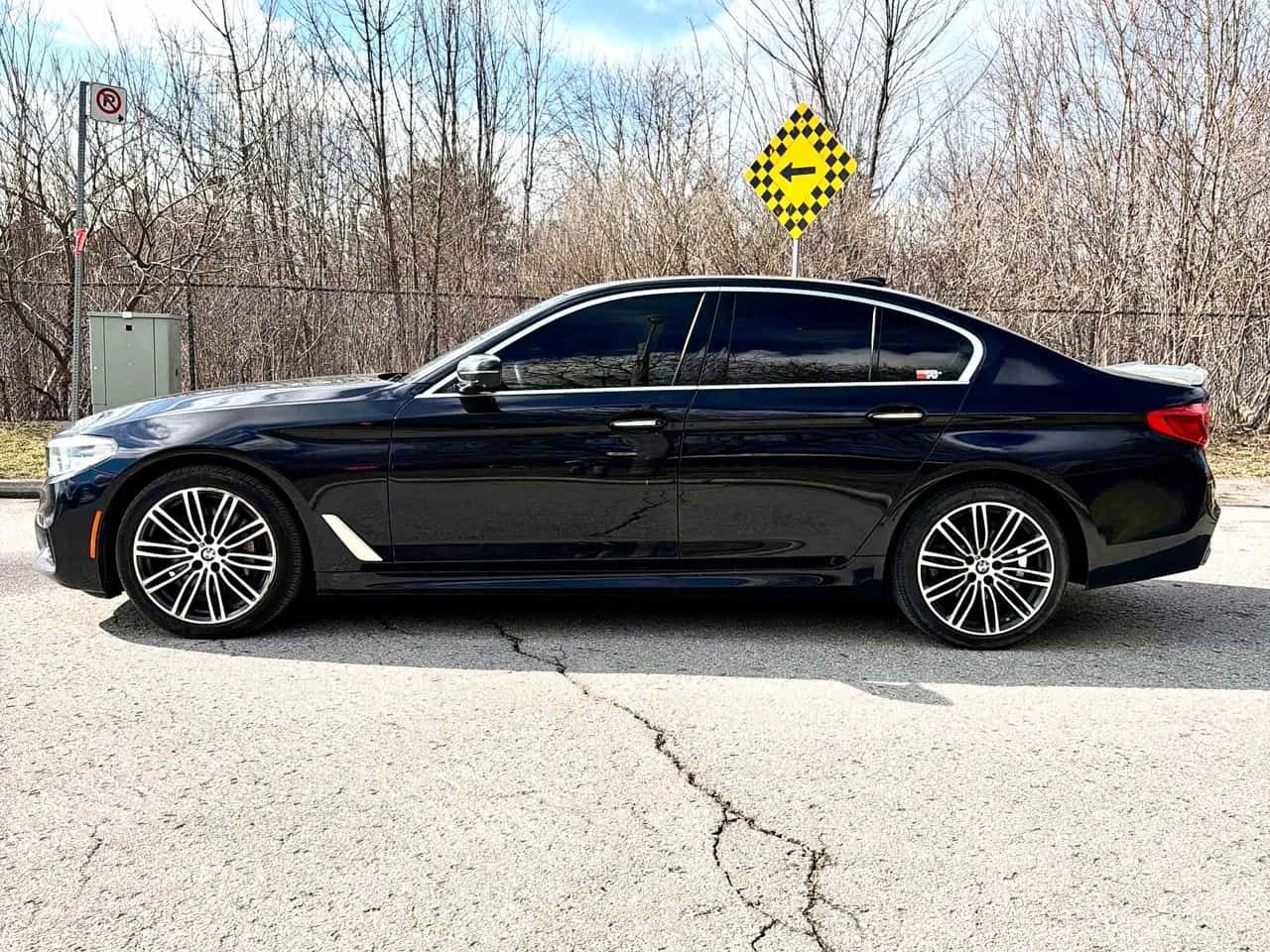 BMW 530 * xDrive * М ПАКЕТ * 360 * H/K * ПОДГРЕВ * CARPLAY, снимка 2 - Автомобили и джипове - 53977502