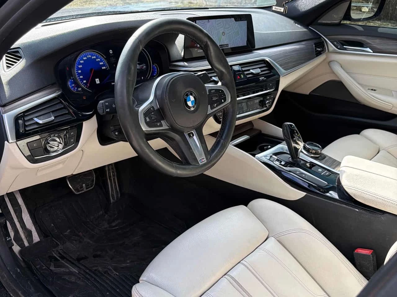 BMW 530 * xDrive * М ПАКЕТ * 360 * H/K * ПОДГРЕВ * CARPLAY, снимка 5 - Автомобили и джипове - 53977502