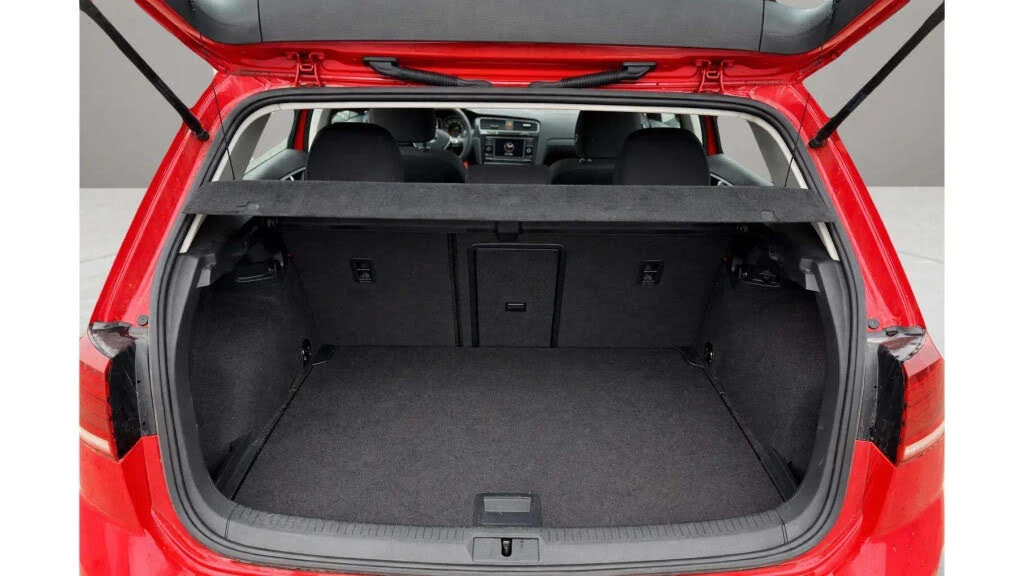 VW Golf Comfortline FWD АвтоКредит  (ЦЕНА ДО БГ), снимка 6 - Автомобили и джипове - 54240943