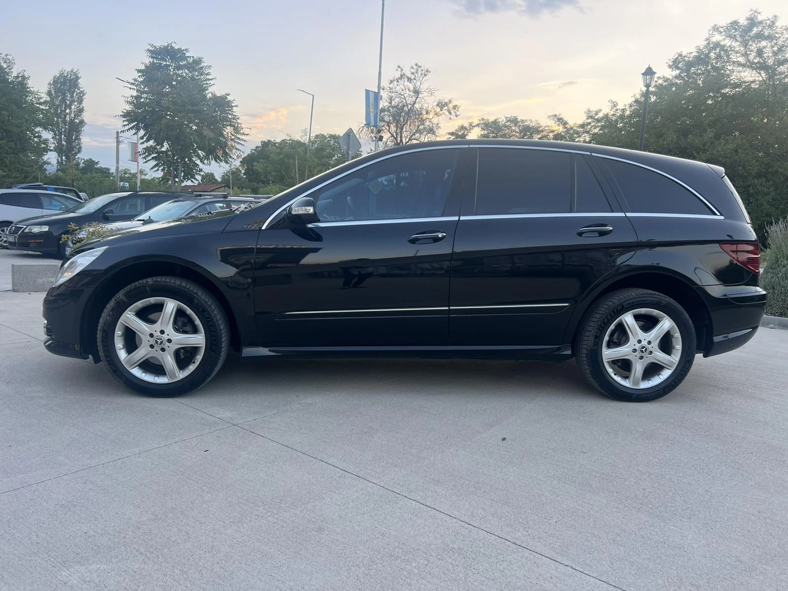 Mercedes-Benz R 320 R320 4Matic, снимка 5 - Автомобили и джипове - 54396829