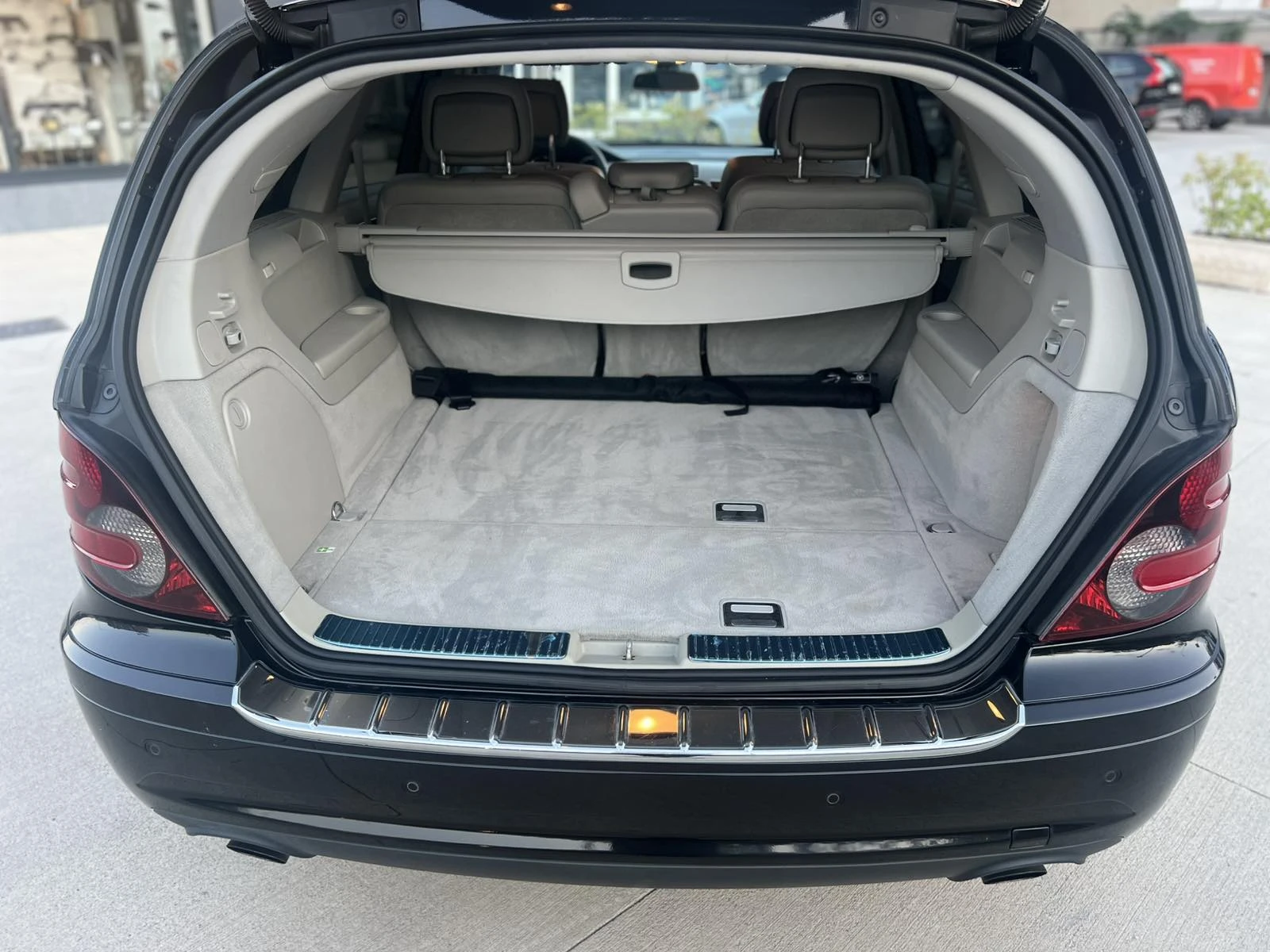 Mercedes-Benz R 320 R320 4Matic, снимка 11 - Автомобили и джипове - 54396829