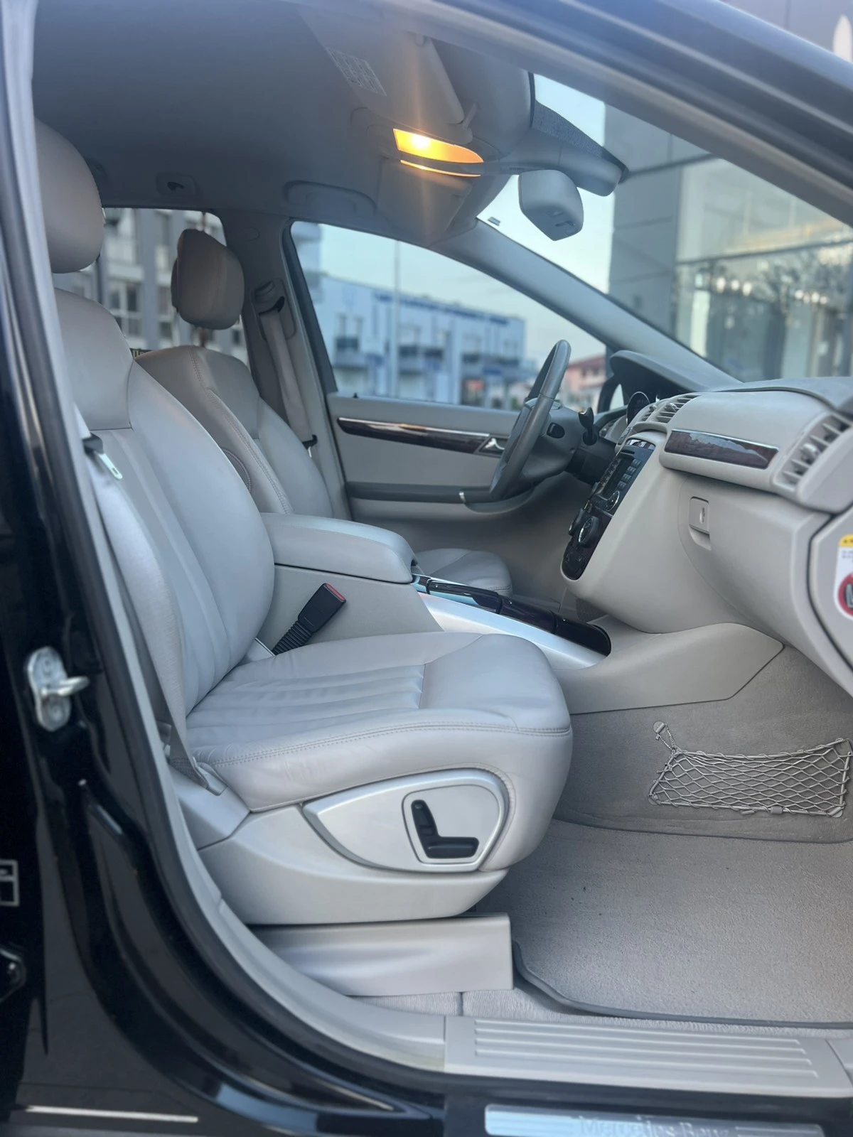 Mercedes-Benz R 320 R320 4Matic, снимка 8 - Автомобили и джипове - 54396829