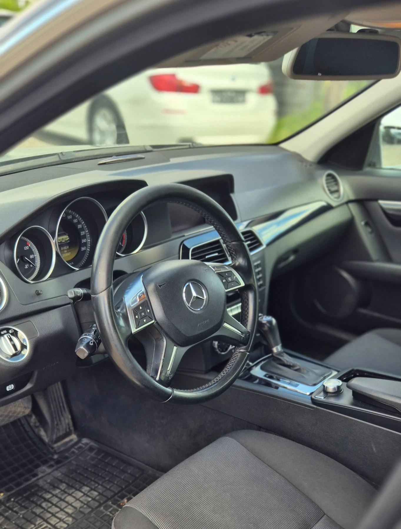 Mercedes-Benz C 250 CDI* 4MATIC* AUTOMAT* NAVI* LED* LANE ASSISTENT , снимка 6 - Автомобили и джипове - 54531359