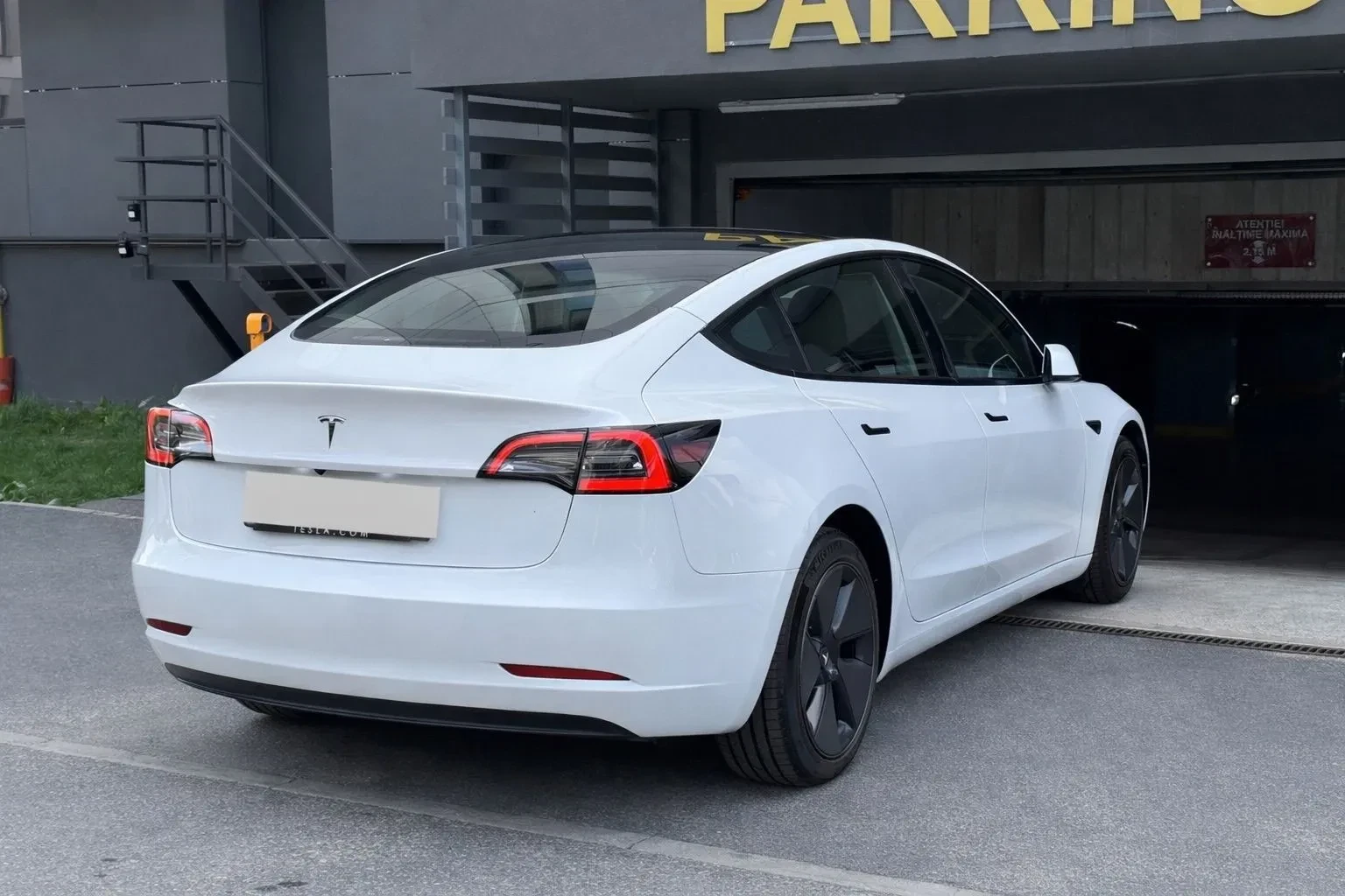Tesla Model 3 RWD Standart, снимка 2 - Автомобили и джипове - 54602107
