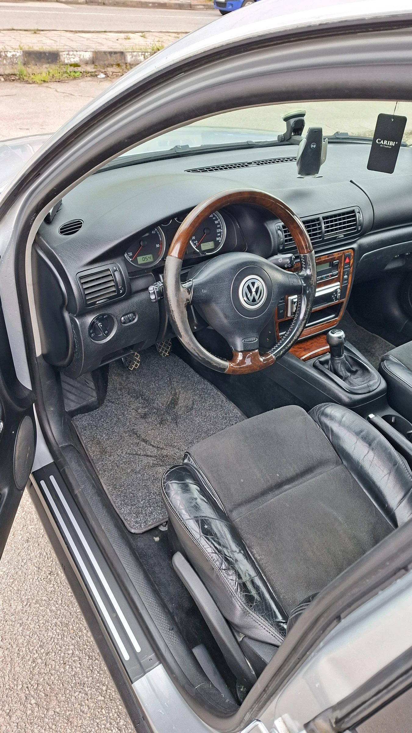 VW Passat 1.9. TDI , снимка 7 - Автомобили и джипове - 54673861