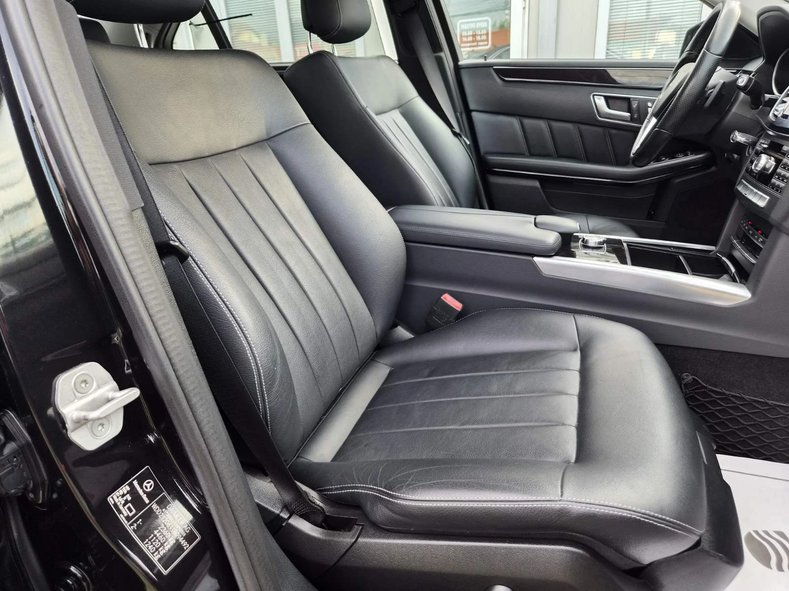 Mercedes-Benz E 400 FACE LIFT-155.000km-СУПЕР СЪСТОЯНИЕ, снимка 13 - Автомобили и джипове - 54859717